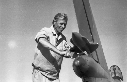 Soviet Su-17M3 Fitter-H bomber crew in Turkestan Military District