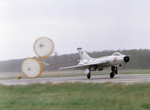 TThe 274th Fighter-Bomber Air Regiments Su-7BKL Fitter-A supersonic bomber landing in 1967 on the Domodedovo Air Show