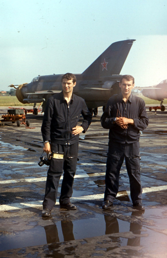 Soviet 515th Fighter Air Regiment's pilots (Andrey Timohin and Godunov) front of their MiG-21bis Fishbed-L at Hungary Tkl air base