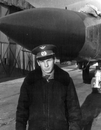 Soviet crew of the MiG-25P Foxbat-A interceptors at Nasosnaya airport close to Baku city in the seventies