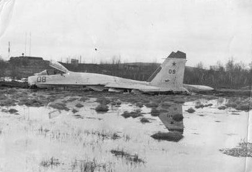 Early Su-27 Flanker-B accident at Kilpyavr