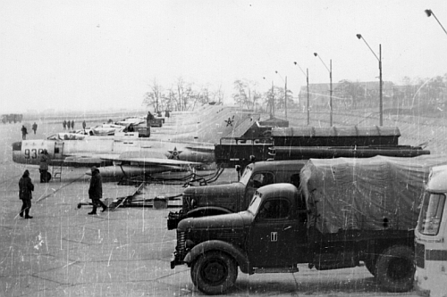 The Bulgarian Air Forces 19th Fighter Air Regiments MiG-19PM Farmer-E interceptors. Behind a regiments MiG-21M Fishbed-J tactical fighters at Graf Ignatievo. Source: pan.bg Retrospotters