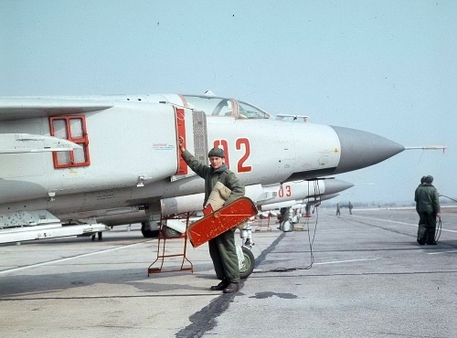 Hungarian MiG-23MF Flogger-B in light-gray color scheme