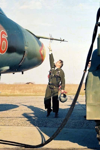 Hungarian Su-22M3 Fitter-J reconnaissance-bomber type at Taszr air base in eighteen.